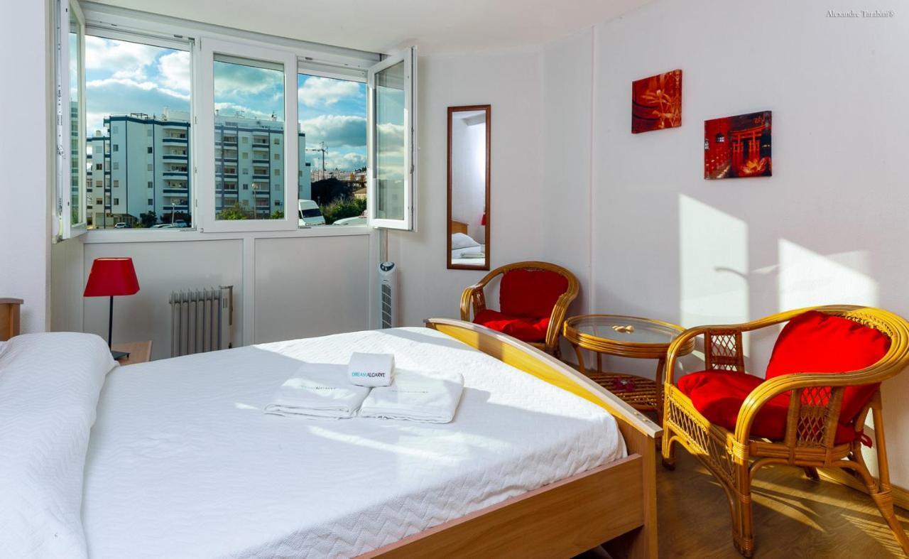 A12 - Praia Da Luz Center Apartment Exterior photo